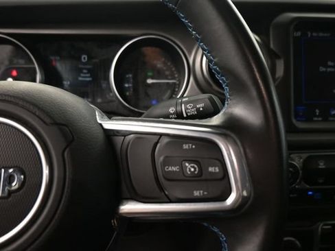 Used 2022 Jeep Wrangler Unlimited Rubicon 4xe AWD/4WD image 16