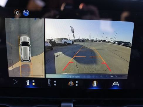 New 2026 Chevrolet Equinox LT w/ Convenience Package II image 23