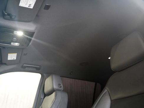 Used 2022 Chevrolet Suburban Z71 w/ Z71 Off-Road Package AWD/4WD image 31