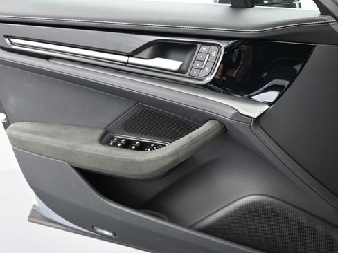 Used 2024 Porsche Panamera 4 image 20