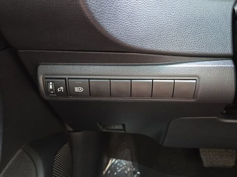 Used 2025 Toyota Corolla LE FWD image 32