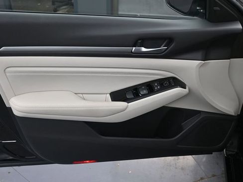 Used 2021 Nissan Altima 2.5 SL image 9