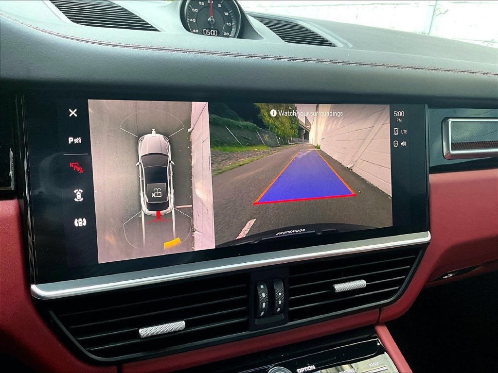 Certified 2023 Porsche Cayenne Coupe AWD/4WD image 26