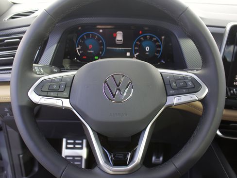 New 2026 Volkswagen Atlas Cross Sport SEL R-Line AWD/4WD image 16