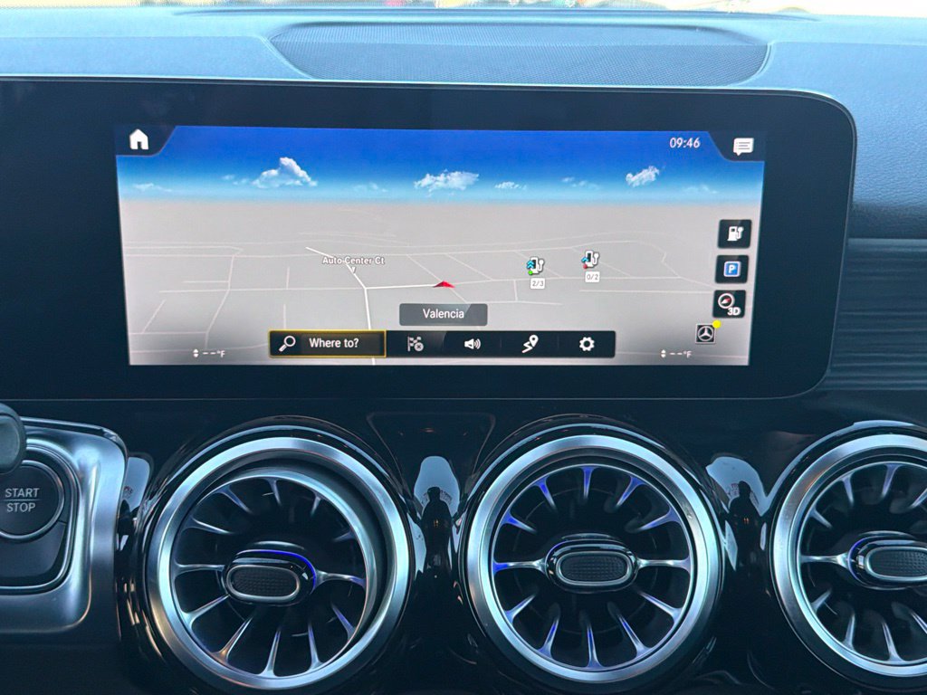 Used 2023 Mercedes-Benz EQB 300 4MATIC image 28