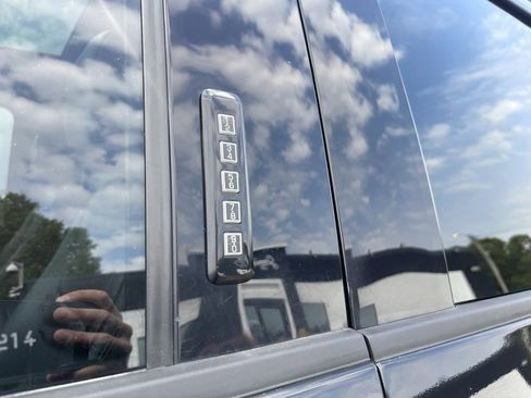 Used 2022 Ford F250 Lariat w/ Black Appearance Package image 24