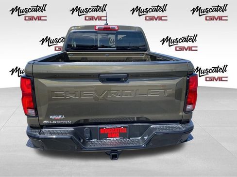 Used 2024 Chevrolet Colorado Z71 w/ Z71 Convenience Package 2 AWD/4WD image 3