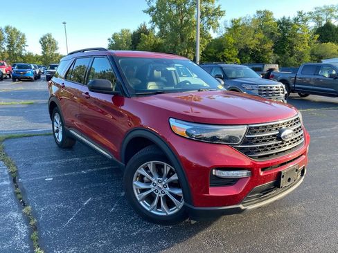 Used 2020 Ford Explorer XLT w/ Equipment Group 202A AWD/4WD image 1