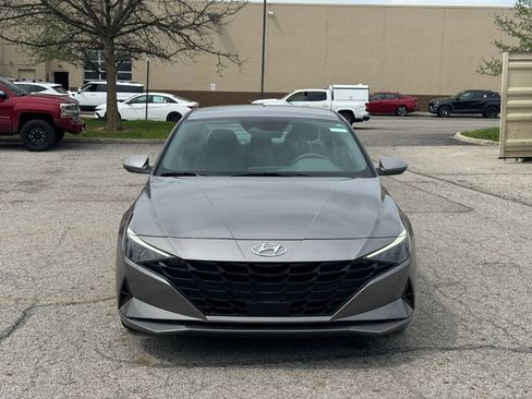 Used 2023 Hyundai Elantra SEL w/ Convenience Package image 9