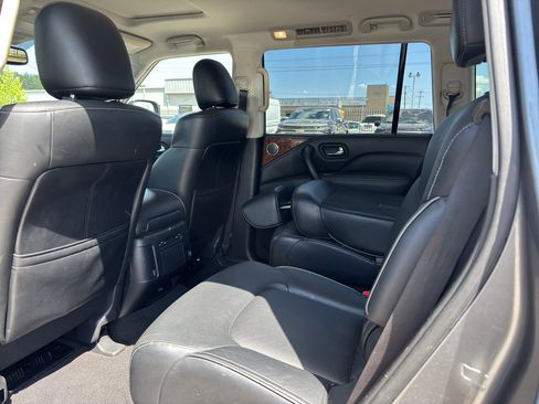 Used 2019 INFINITI QX80 Luxe w/ All-Season Package image 4
