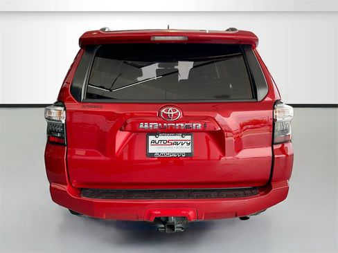 Used 2022 Toyota 4Runner SR5 Premium image 6