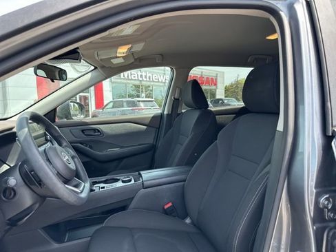 Used 2023 Nissan Rogue S AWD/4WD image 11