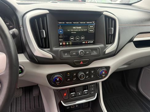 Used 2019 GMC Terrain SLE w/ Driver Convenience Package image 16