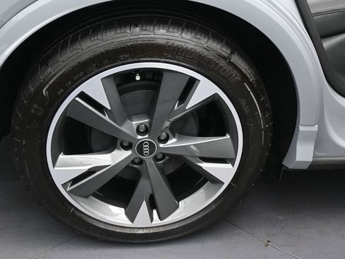 Used 2024 Audi Q4 e-tron Premium w/ Convenience Package image 36