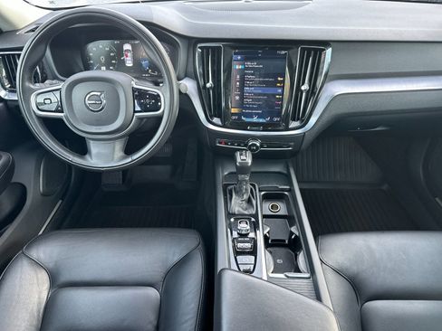 Used 2020 Volvo S60 T5 Momentum w/ Premium Package image 13