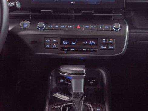 Used 2024 Hyundai Kona SEL FWD image 19
