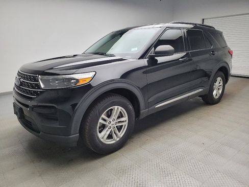 Used 2020 Ford Explorer XLT w/ Comfort Package AWD/4WD image 2
