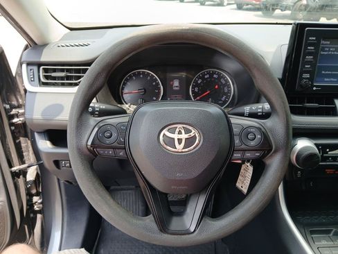 Used 2021 Toyota RAV4 LE FWD image 21