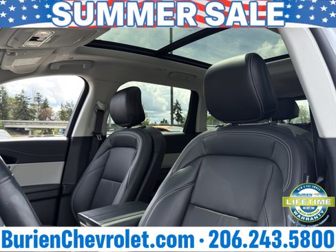 Used 2024 Lincoln Nautilus Premier w/ Equipment Group 102A AWD/4WD image 10