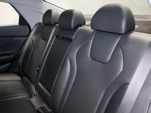 Certified 2024 Hyundai Elantra Limited image 23