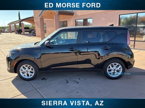 Used 2025 Kia Soul LX FWD image 5