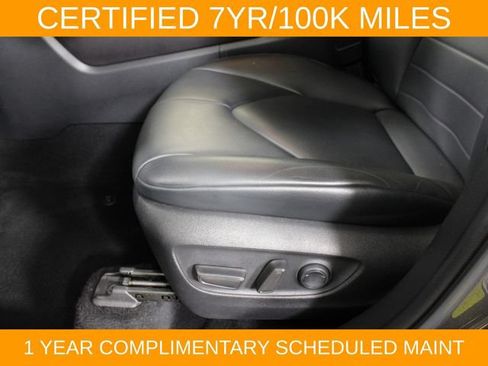 Used 2022 Toyota Highlander XLE AWD/4WD image 19