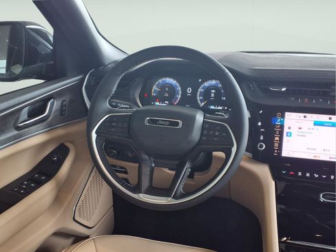 New 2026 Jeep Grand Cherokee Limited image 11