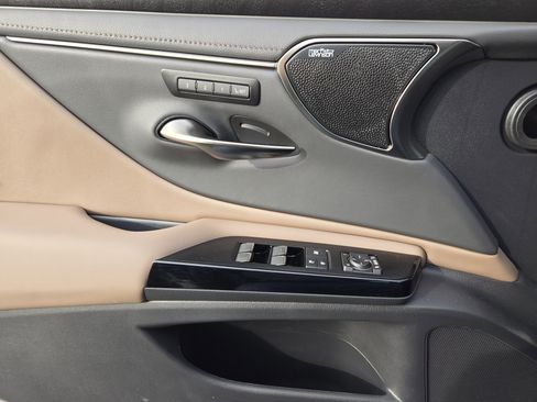 New 2025 Lexus ES 350 Ultra Luxury image 16