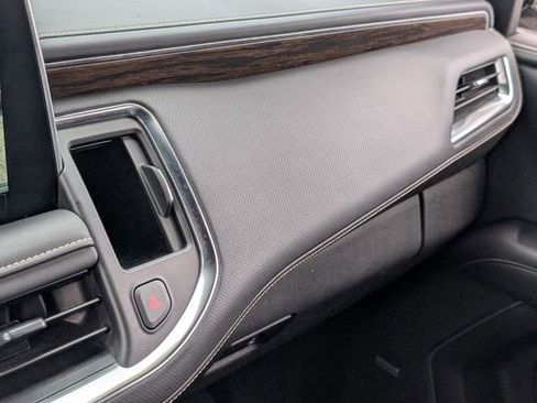 Used 2024 Chevrolet Suburban Premier image 27