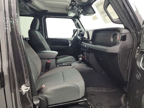 New 2025 Jeep Wrangler Unlimited Rubicon image 28