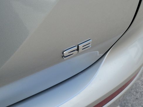 Used 2024 Mitsubishi Outlander SE FWD image 32