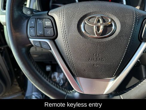 Used 2017 Toyota Highlander XLE image 10