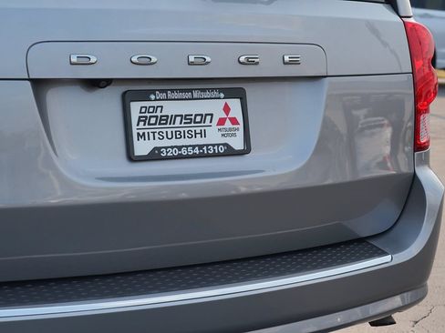 Used 2018 Dodge Grand Caravan SE w/ UConnect Hands-Free Group FWD image 10