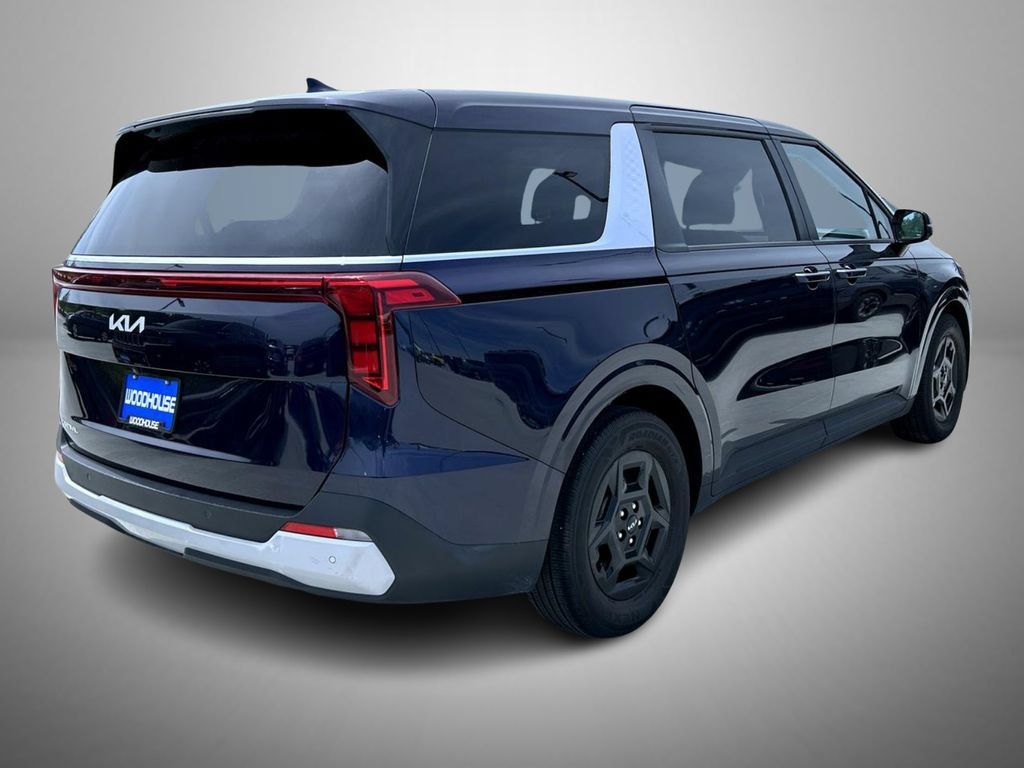 Used 2025 Kia Carnival FWD image 5