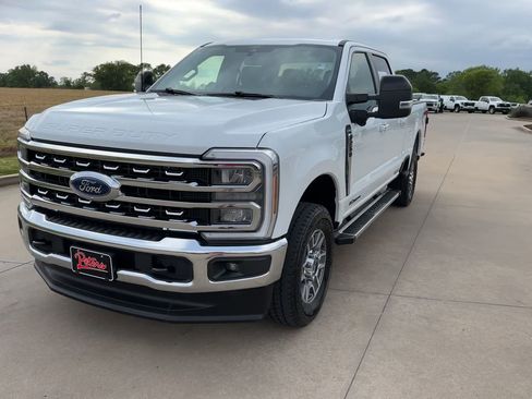 Used 2026 Ford F250 Lariat image 3