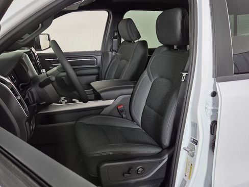 New 2026 RAM 1500 4x4 Crew Cab image 11