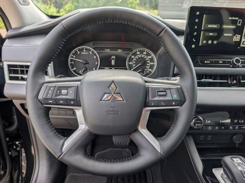 New 2026 Mitsubishi Outlander SE FWD image 15