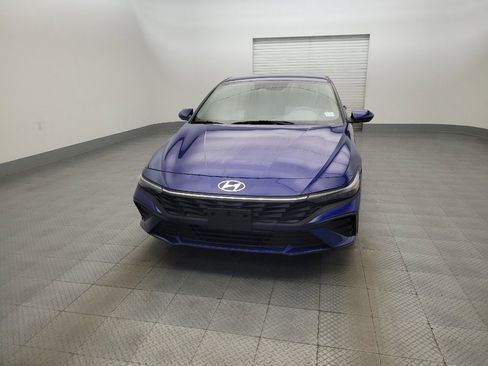 Used 2025 Hyundai Elantra SE FWD image 15