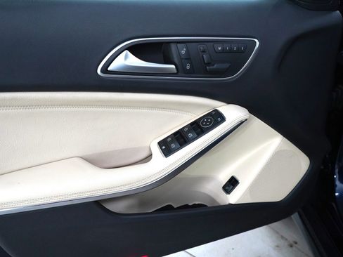 Used 2017 Mercedes-Benz GLA 250 4MATIC image 24