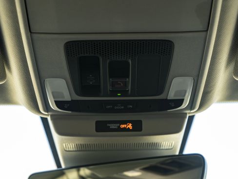 Certified 2025 Honda Accord Touring image 37