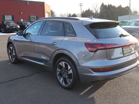 Used 2021 Audi e-tron Premium w/ Convenience Plus Package image 7