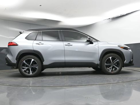 Used 2025 Toyota Corolla Cross AWD Hybrid w/ Convenience Package image 25