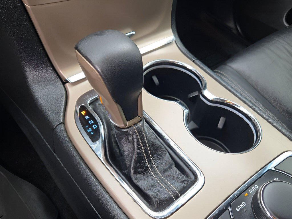 Used 2017 Jeep Grand Cherokee Limited AWD/4WD image 32