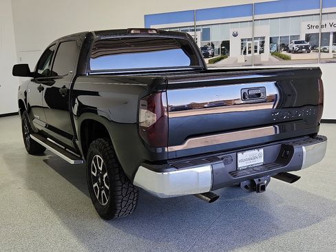 Used 2019 Toyota Tundra SR5 w/ SR5 Upgrade Package AWD/4WD image 4