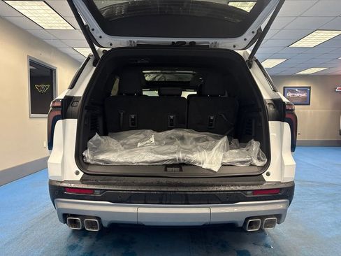 New 2026 Chevrolet Traverse LT FWD image 8