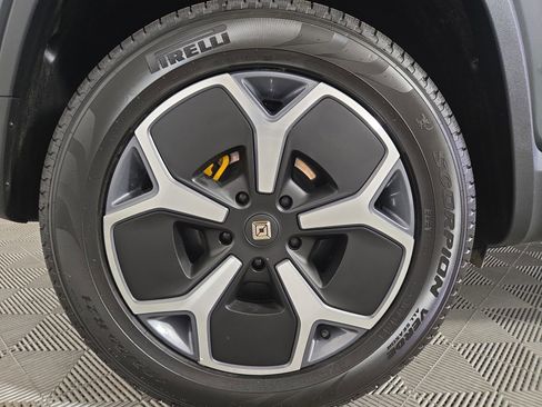 Used 2024 Rivian R1S Adventure AWD/4WD image 12
