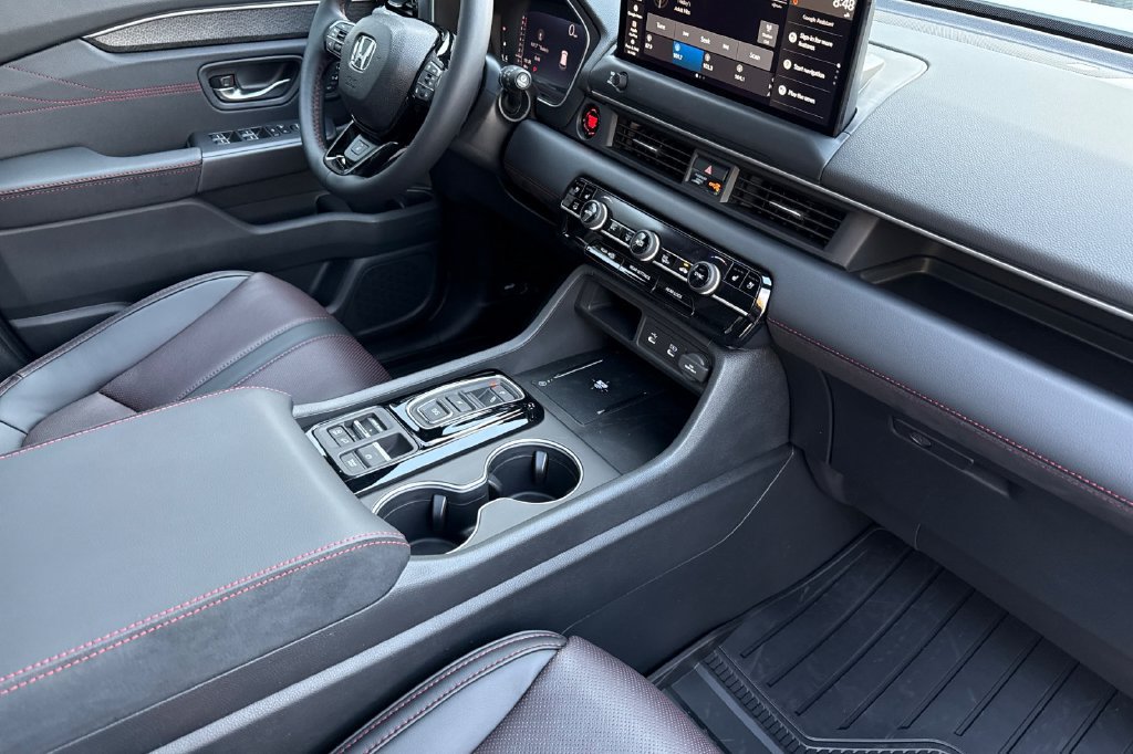 Used 2026 Honda Pilot Black Edition image 13