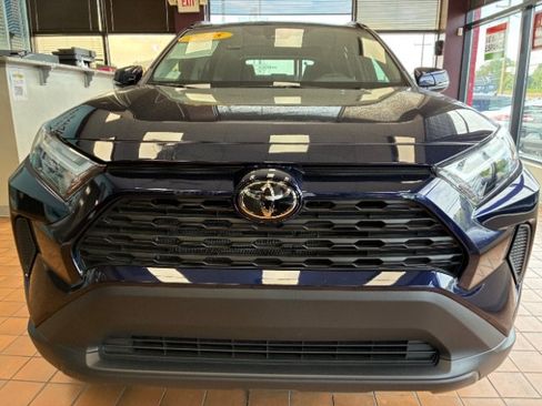 Used 2025 Toyota RAV4 XLE w/ Convenience Package FWD image 5
