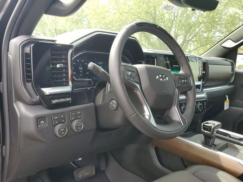 New 2026 Chevrolet Trax LT FWD image 18