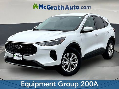 Used 2023 Ford Escape Active w/ Tech Pack #2 AWD/4WD image 3